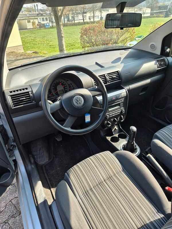 Second-hand VW Fox 54 CP (39 kW) 2005 Argintiu Hatchback