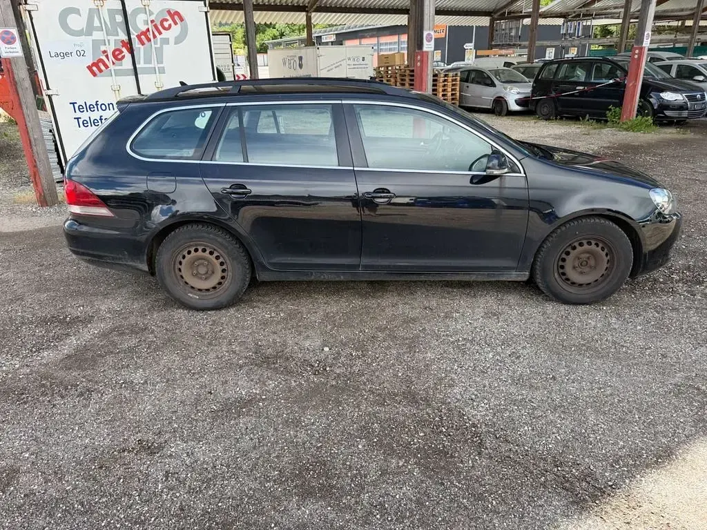 Gebraucht VW Golf VI Comfortline 105 PS (77 kW) 2011 Schwarz Kleinwagen