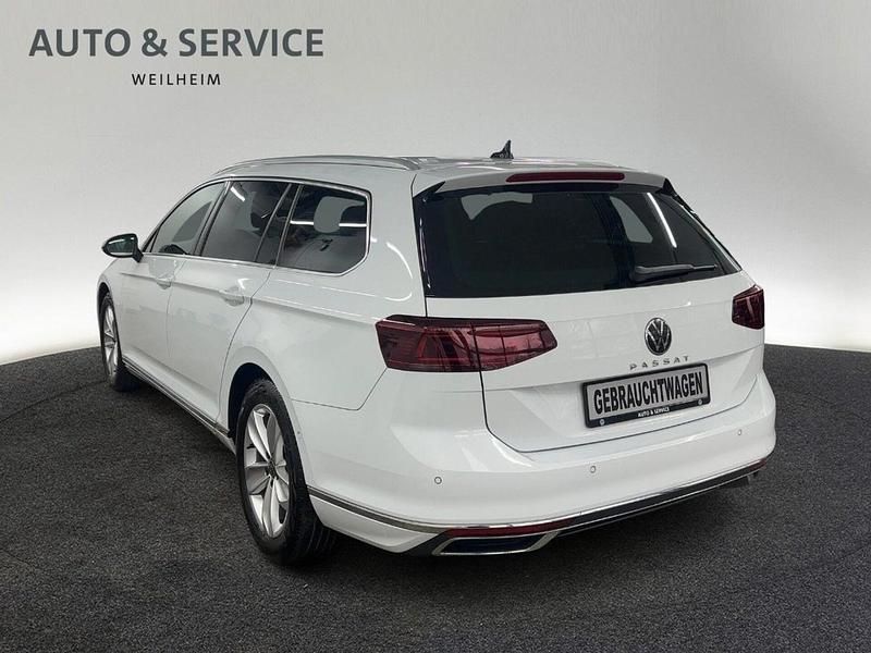 Gebraucht VW Passat Elegance 150 PS (110 kW) 2024 Weiß Kombi