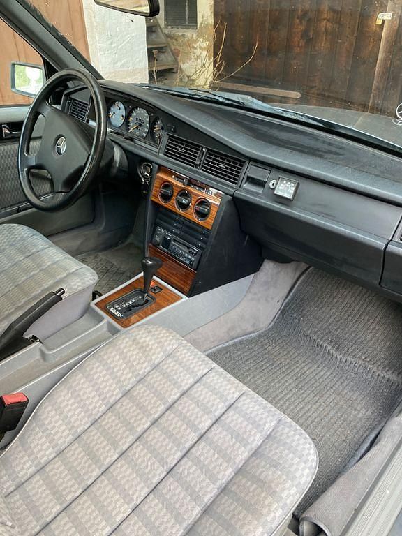 Second-hand Mercedes 190 122 CP (89 kW) 1992 Gri Berlinǎ