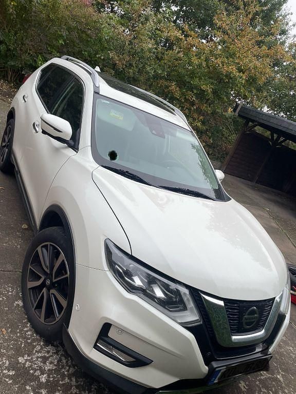 Weiß Gebraucht 2018 Nissan X-Trail Tekna SUV | 18.450 € (Fairer Preis) - Bild 1/4