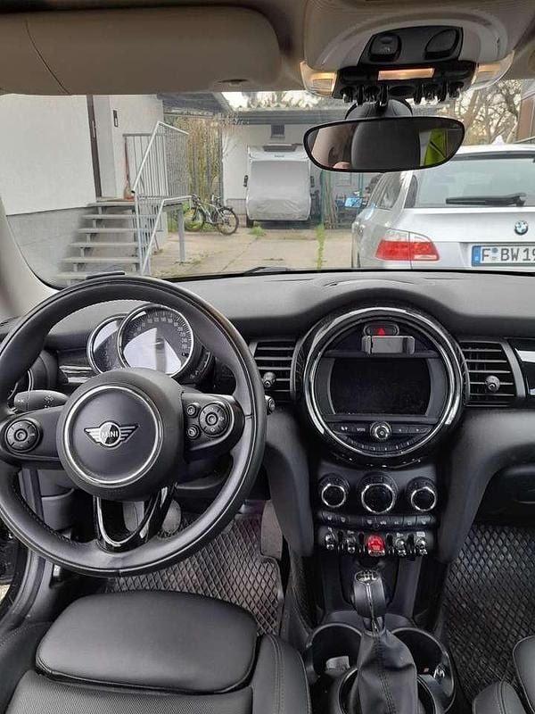 Usado Mini ONE 102 HP (75 kW) 2020 Preto Citadino