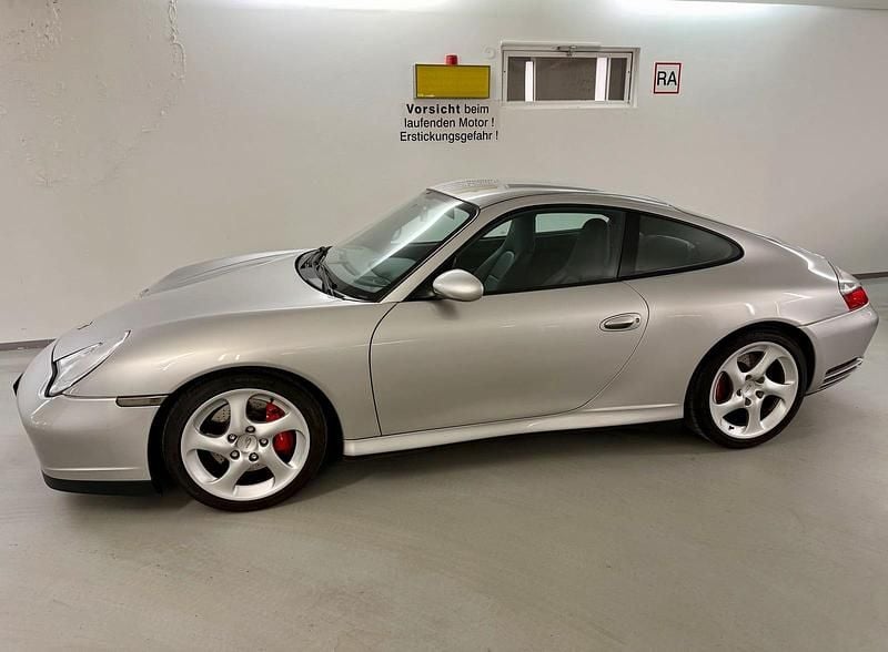 Second-hand Porsche 996 320 CP (235 kW) 2004 Argintiu Coupe