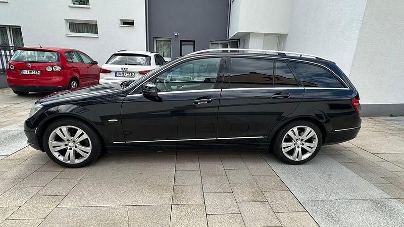 Gebraucht Mercedes C220 170 PS (125 kW) 2009 Schwarz Kombi