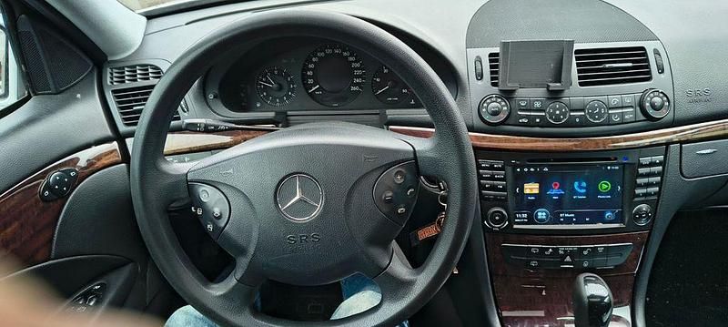 Gebraucht Mercedes 220 150 PS (110 kW) 2005 Silber Kombi