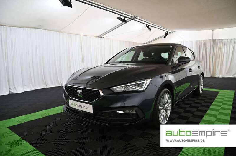 Grau Gebraucht 2024 Seat Leon Style Limousine | 21.490 € (Guter Preis) - Bild 1/3