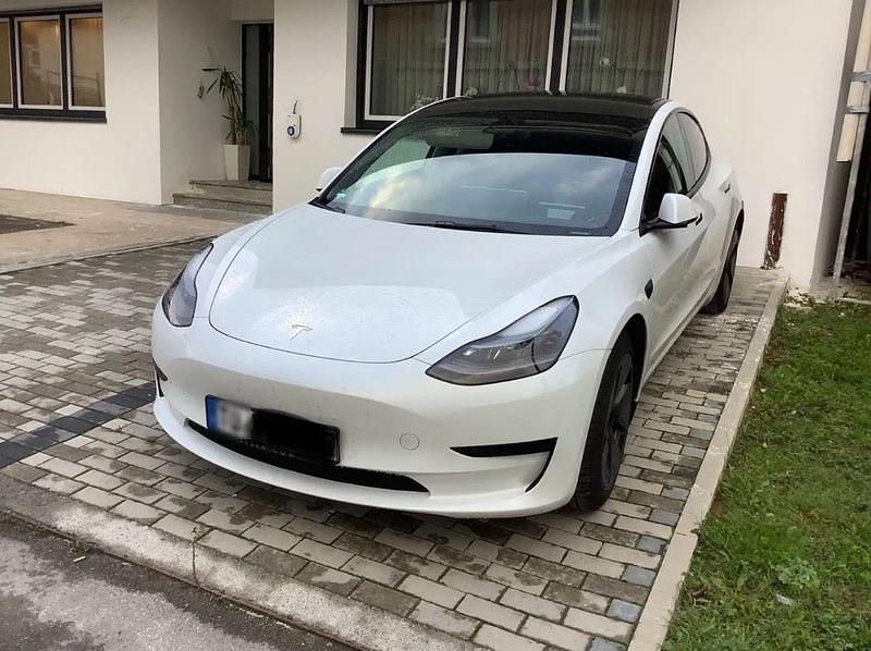 Gebraucht Tesla Model 3 239 kW (325 PS) 2022 Weiß Limousine