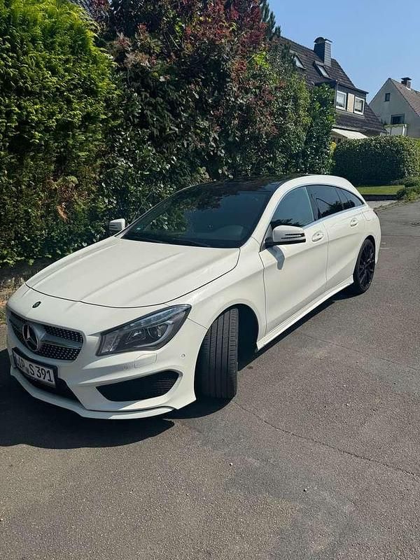 Weiß Gebraucht 2016 Mercedes CLA220 Limousine | 12.999 € (Fairer Preis) - Bild 1/4