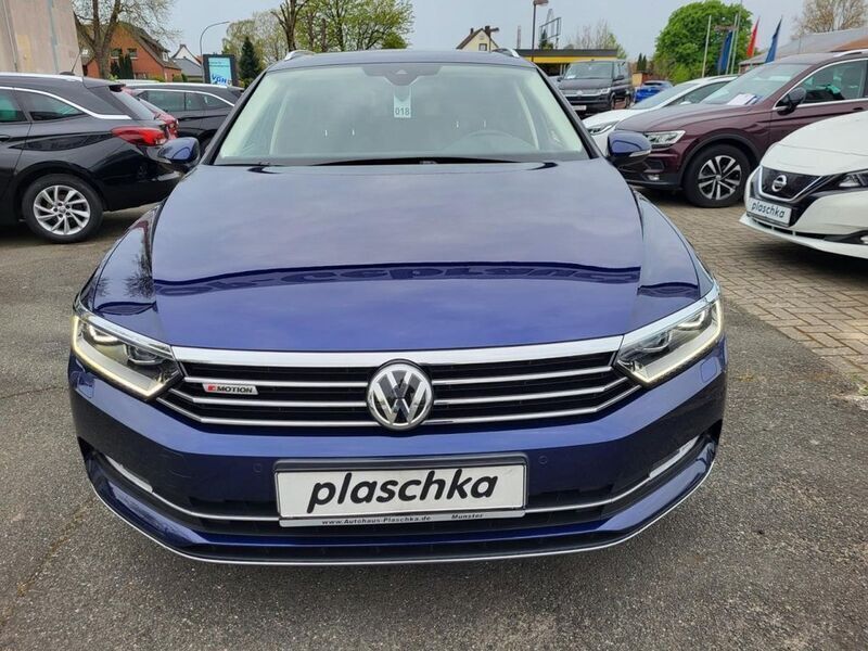 Gebraucht VW Passat Highline 190 PS (139 kW) 2018 Blau) (blau Kombi