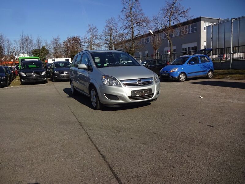 Grau Gebraucht 2013 Opel Zafira Family Van / Kleinbus | 5.500 € (Fairer Preis) - Bild 1/4