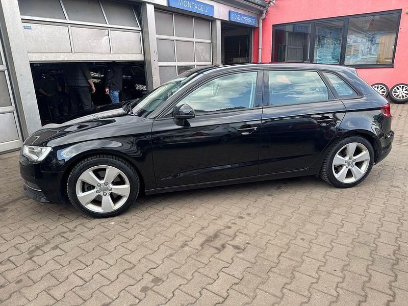 Second-hand Audi A3 Ambition 184 CP (135 kW) 2015 Negru Berlinǎ