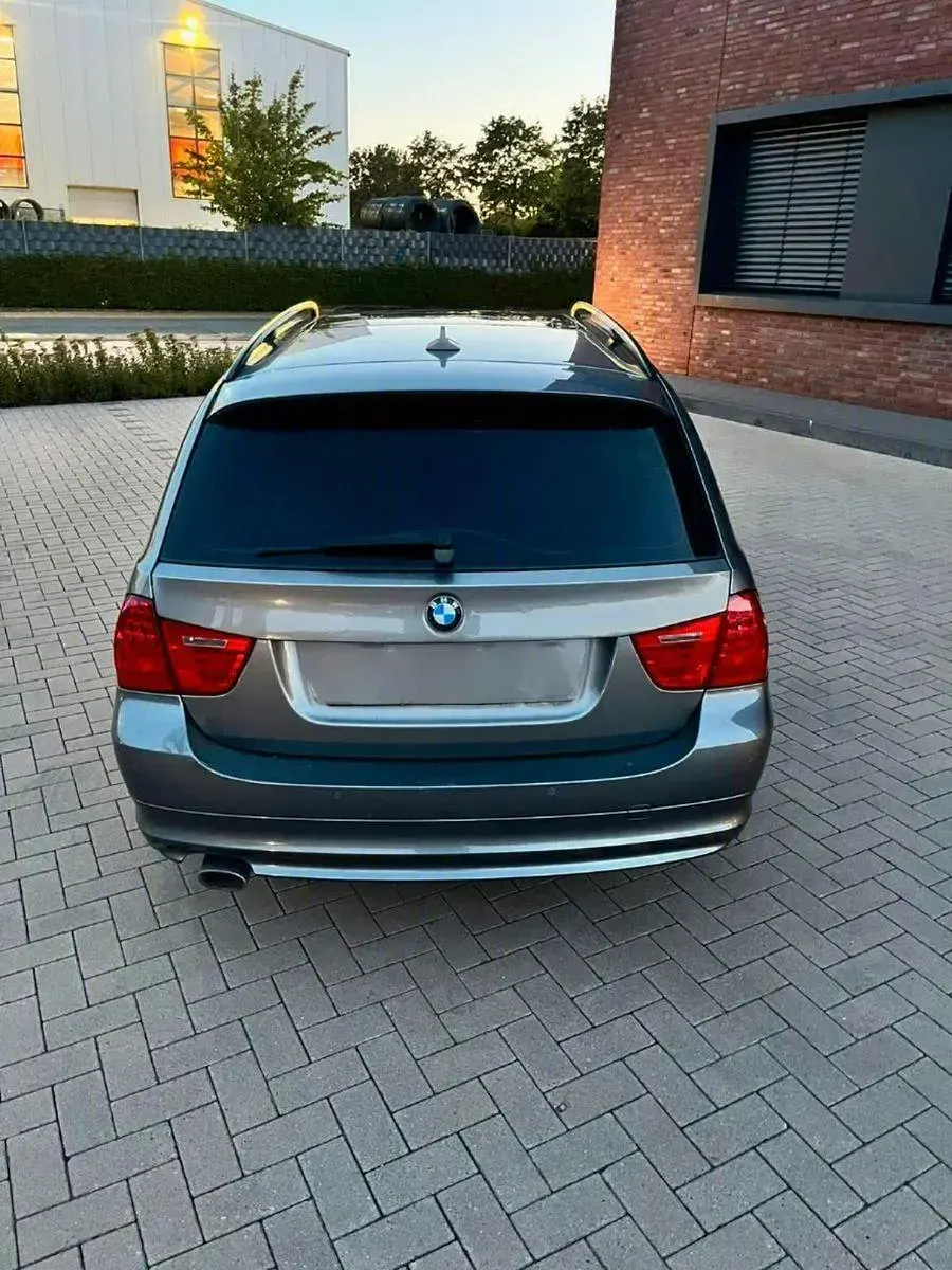 Gebraucht BMW 318 143 PS (105 kW) 2008 Grau Kombi
