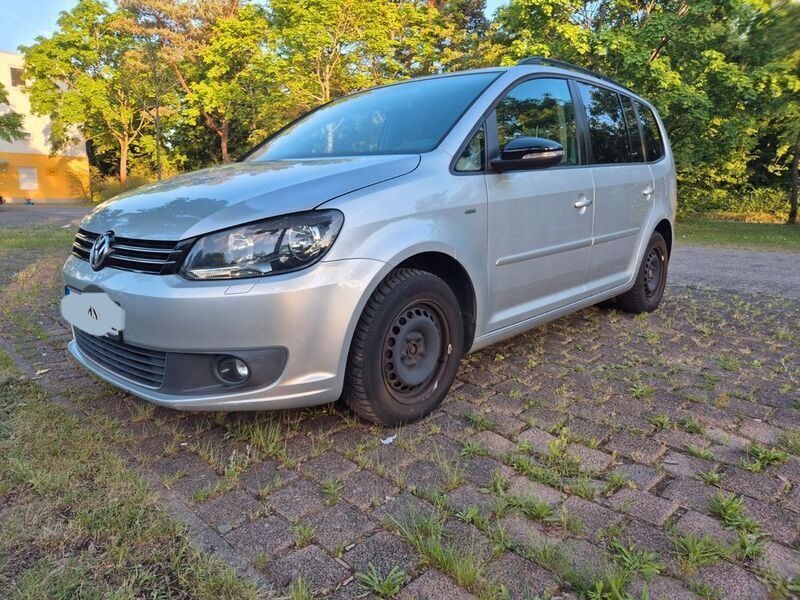 Silber Gebraucht 2012 VW Touran Match Van / Kleinbus | 7.990 € (Fairer Preis) - Bild 1/4