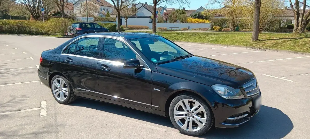 Gebraucht Mercedes C250 204 PS (150 kW) 2012 Schwarz Limousine