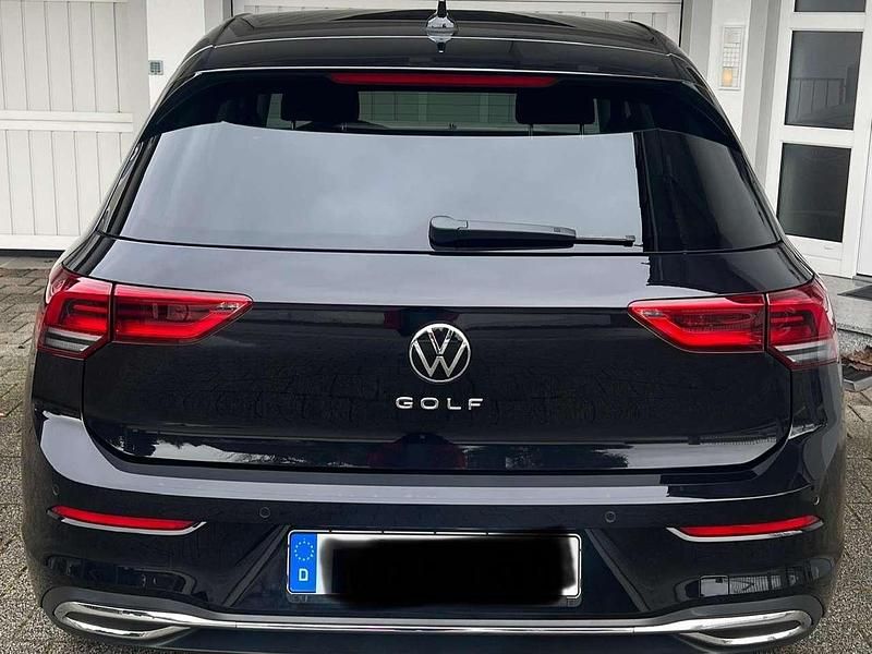 Schwarz Gebraucht 2023 VW Golf Alltrack Kombi | 29.150 € - Bild 1/4