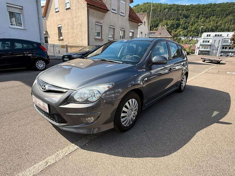 Gebraucht Hyundai i30 Edition 90 PS (66 kW) 2010 Steel gray Kleinwagen
