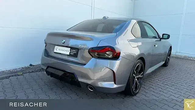 Gebraucht BMW 220 M Sport 184 PS (135 kW) 2025 Skyscraper grau metallic Coupé