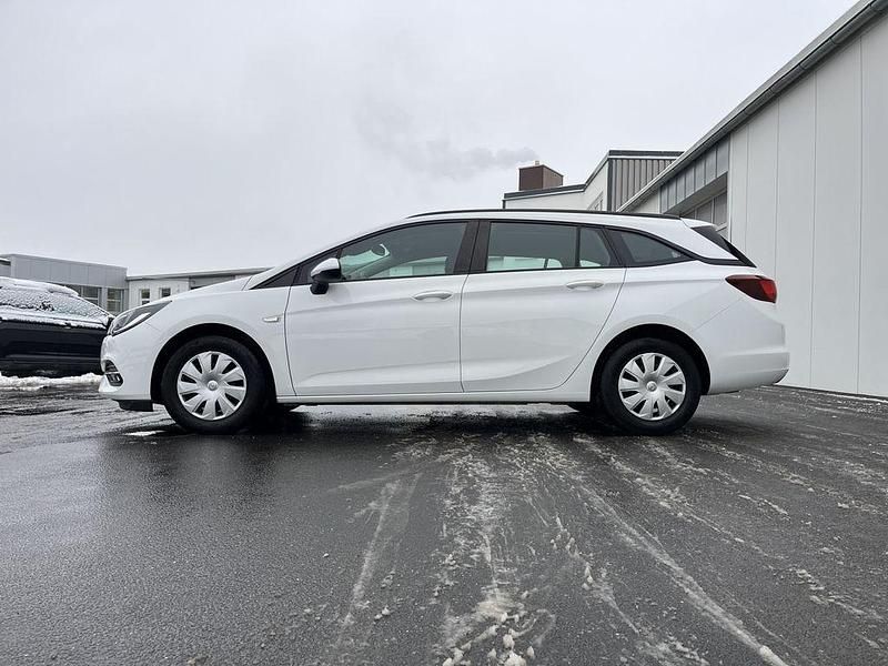 Gebraucht Opel Astra Edition 105 PS (77 kW) 2020 Schneeweiss Kombi