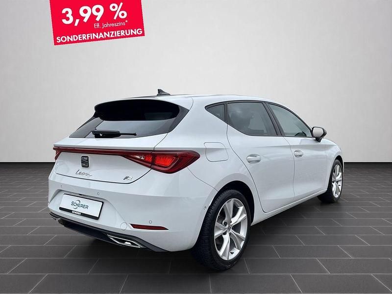 Gebraucht Seat Leon FR 150 PS (110 kW) 2025 Glacial weiß metallic (metallic) Limousine