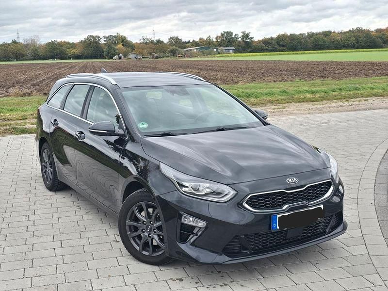Schwarz Gebraucht 2019 Kia Ceed Sportswagon Kombi | 10.490 € (Guter Preis) - Bild 1/4