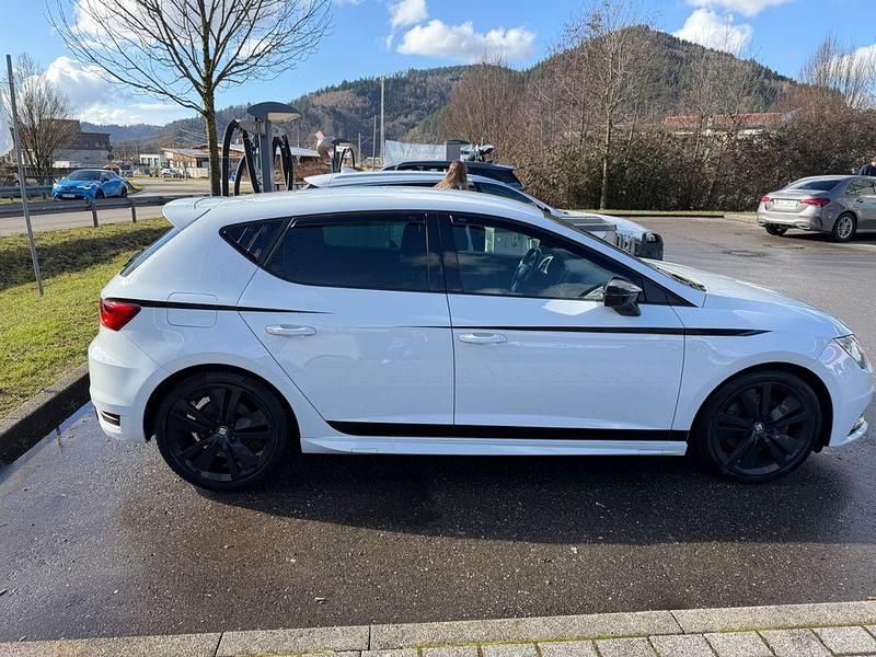 Second-hand Seat Leon FR 179 CP (131 kW) 2014 Alb Berlinǎ