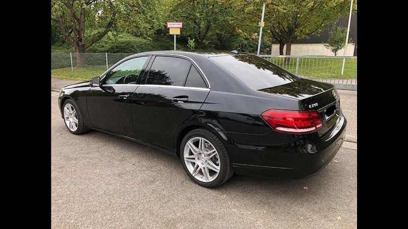 Second-hand Mercedes E250 211 CP (155 kW) 2015 Negru Berlinǎ