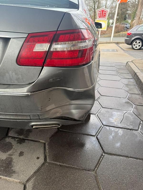 Gebraucht Mercedes E300 Avantgarde 231 PS (169 kW) 2012 Silber Limousine