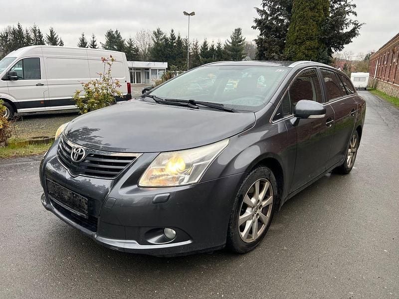 Gebraucht Toyota Avensis Sol 150 PS (110 kW) 2011 Grau Kombi