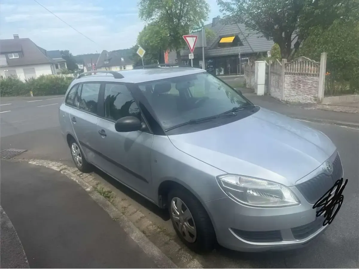 Gebraucht Skoda Fabia Classic 69 PS (50 kW) 2011 Limousine