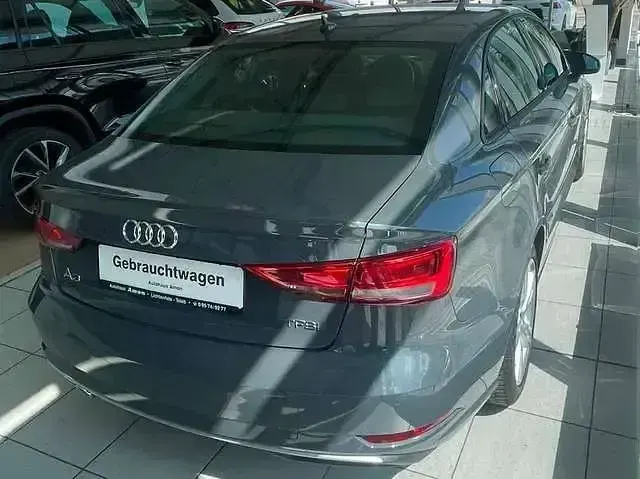 Gebraucht Audi A3 Sport 150 PS (110 kW) 2018 Grau Limousine