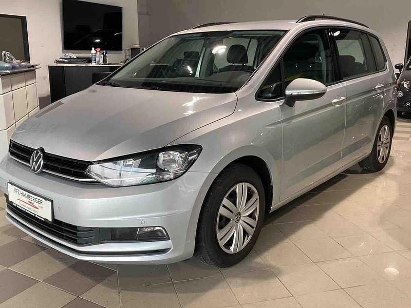 Gebraucht VW Touran Trendline 150 PS (110 kW) 2021 Silber Van / Kleinbus