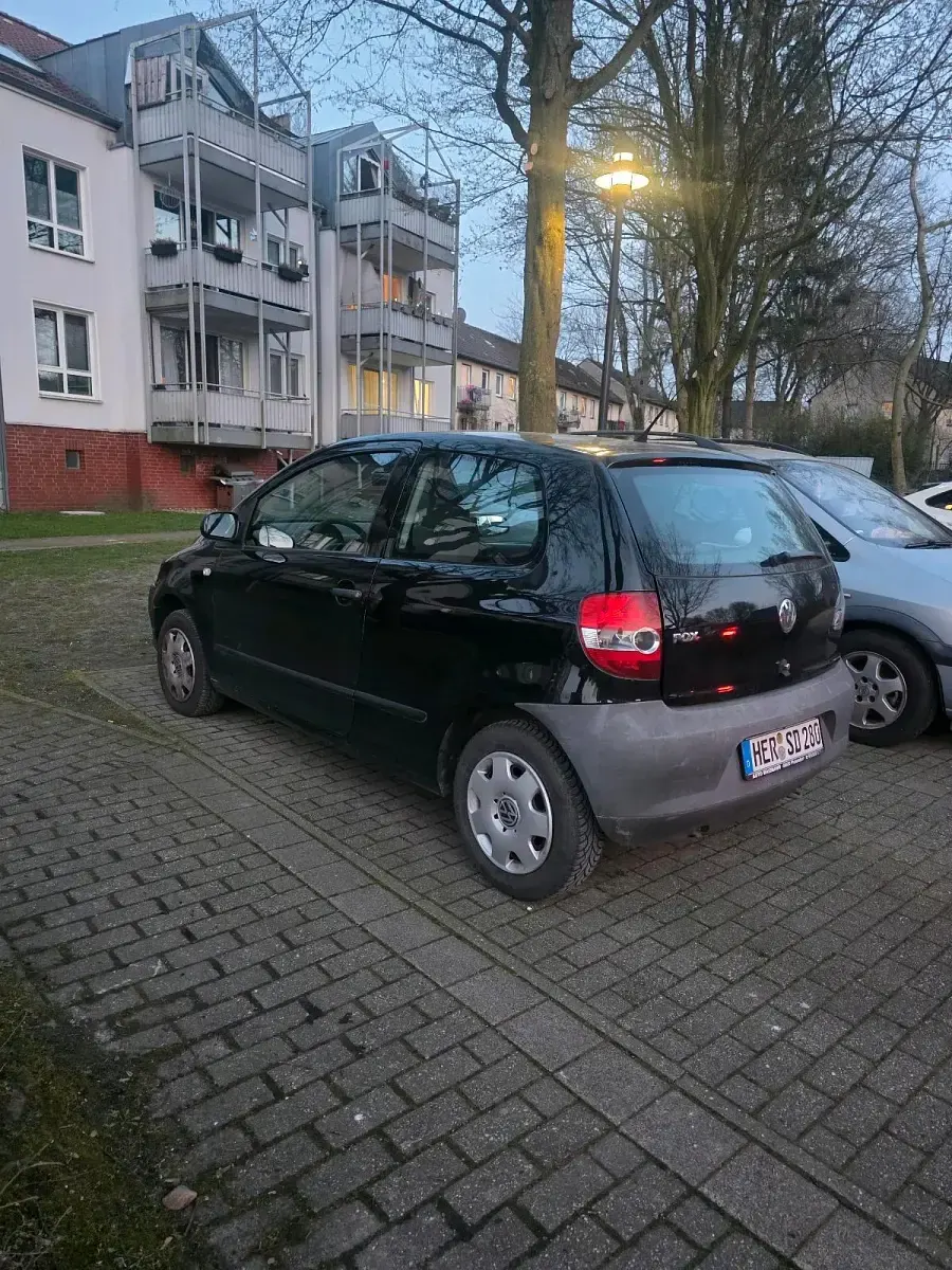 Gebraucht VW Fox 2011 Schwarz Kleinwagen