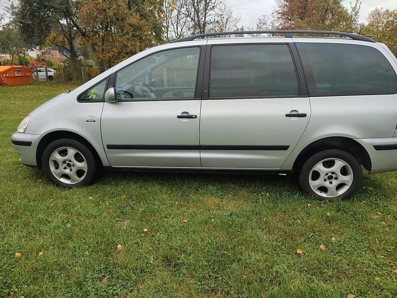 Usata Ford Galaxy 145 CV (106 kW) 2005 Argento Monovolume