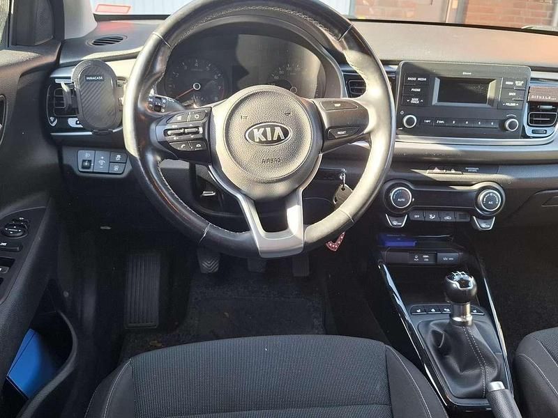 Gebraucht Kia Rio DREAM-TEAM Edition 84 PS (61 kW) 2019 Grau Limousine
