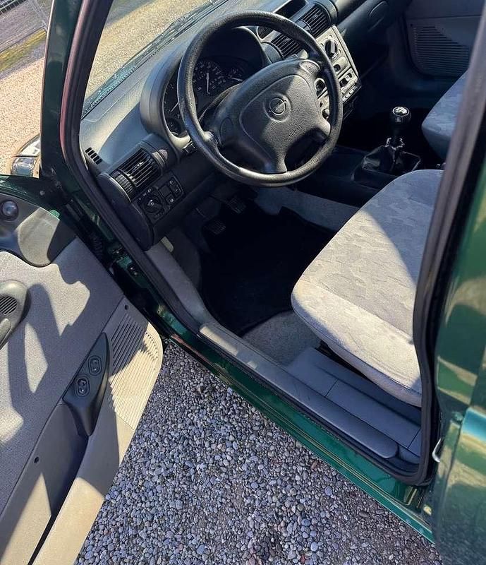 Gebraucht Opel Corsa 60 PS (44 kW) 1997 Grün Kleinwagen