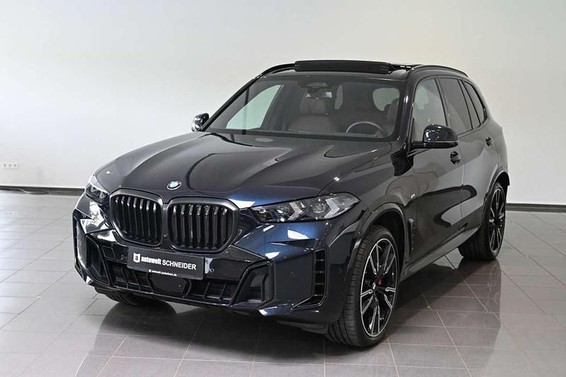 Schwarz carbonschwarz metallic (metallic) Gebraucht 2024 BMW X5 M Sport SUV | 75.950 € - Bild 1/4