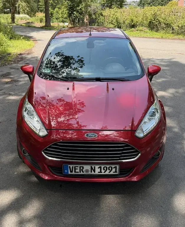 Gebraucht Ford Fiesta Titanium 95 PS (69 kW) 2017 Rot Kleinwagen
