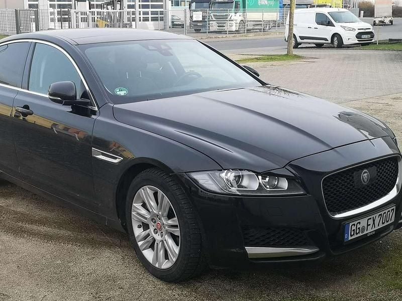 Schwarz Gebraucht 2018 Jaguar XF Portfolio Limousine | 20.500 € (Teuer) - Bild 1/4