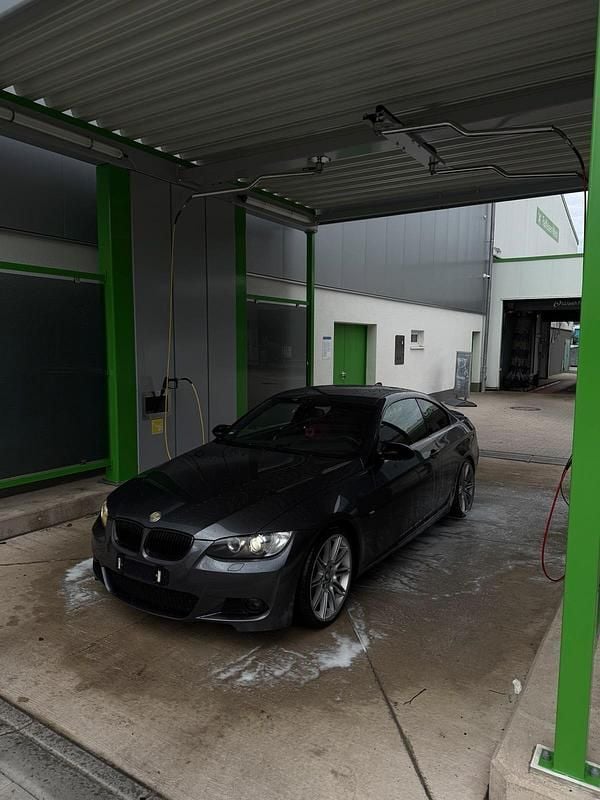 Grau Gebraucht 2007 BMW 335 M Sport Coupé | 16.500 € (Fairer Preis) - Bild 1/4