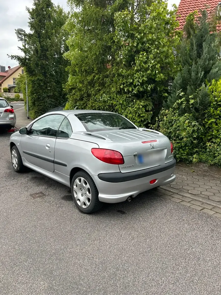 Gebraucht Peugeot 206 CC 109 PS (80 kW) 2001 Grau Cabrio