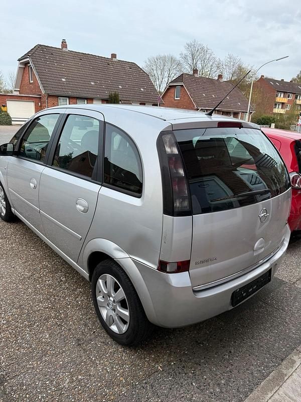 Second-hand Opel Meriva 101 CP (74 kW) 2007 Argintiu Monovolum