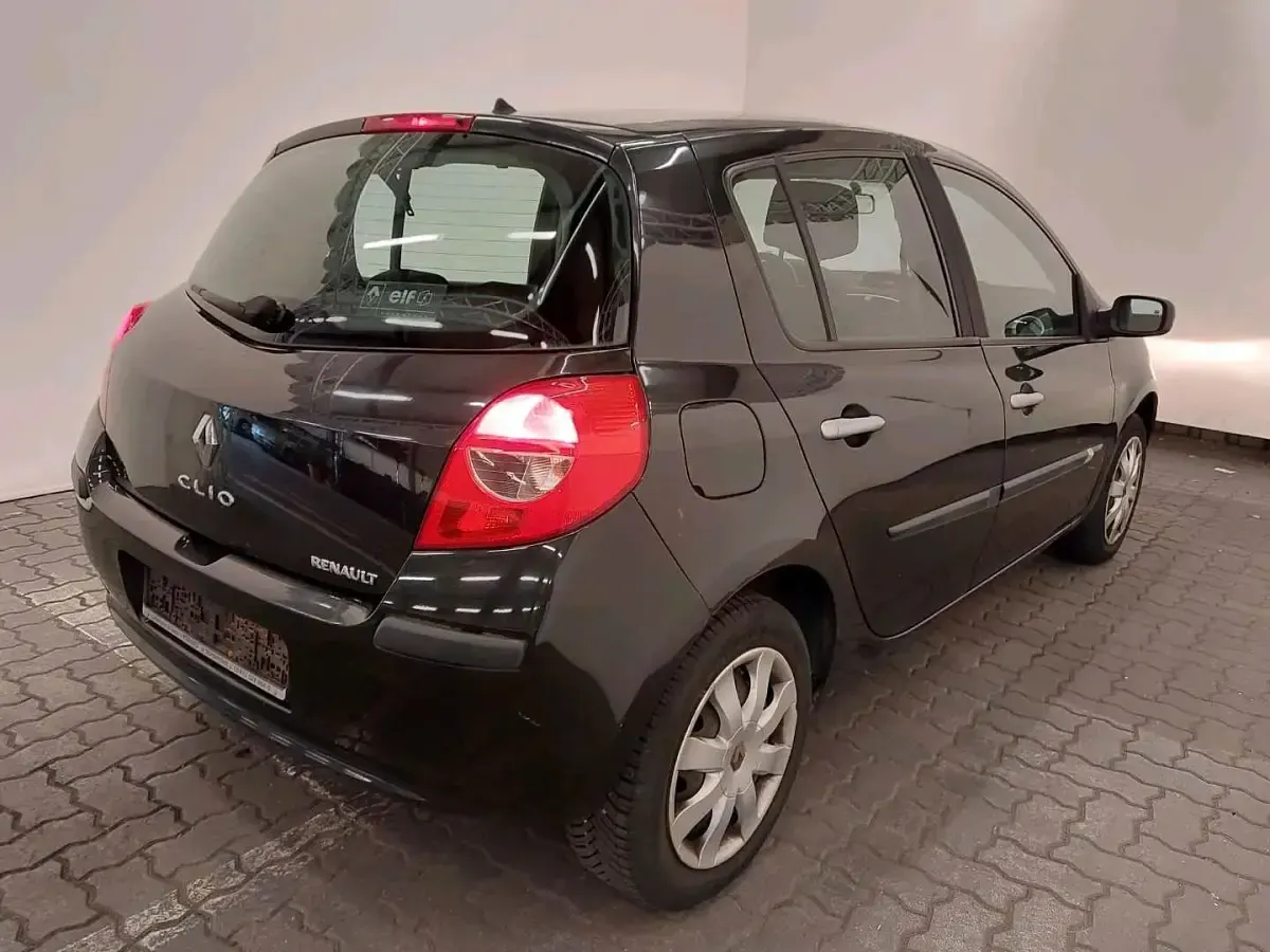 Gebraucht Renault Clio II Dynamique 88 PS (64 kW) 2006 Schwarz Kleinwagen