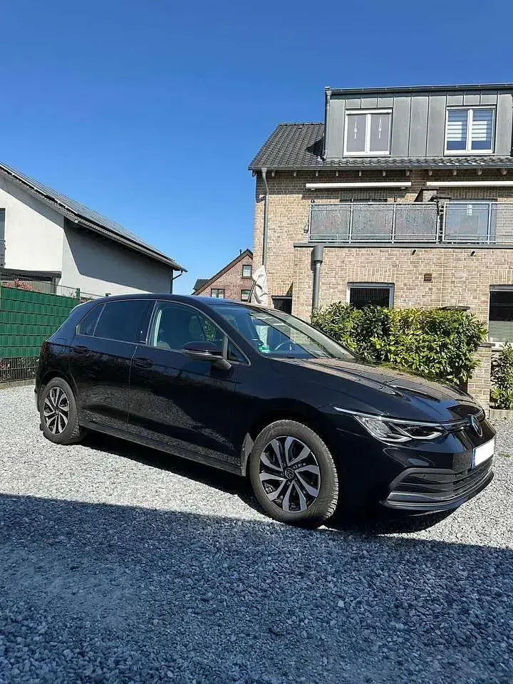 Gebraucht VW Golf VII Active 116 PS (85 kW) 2021 Schwarz Kleinwagen