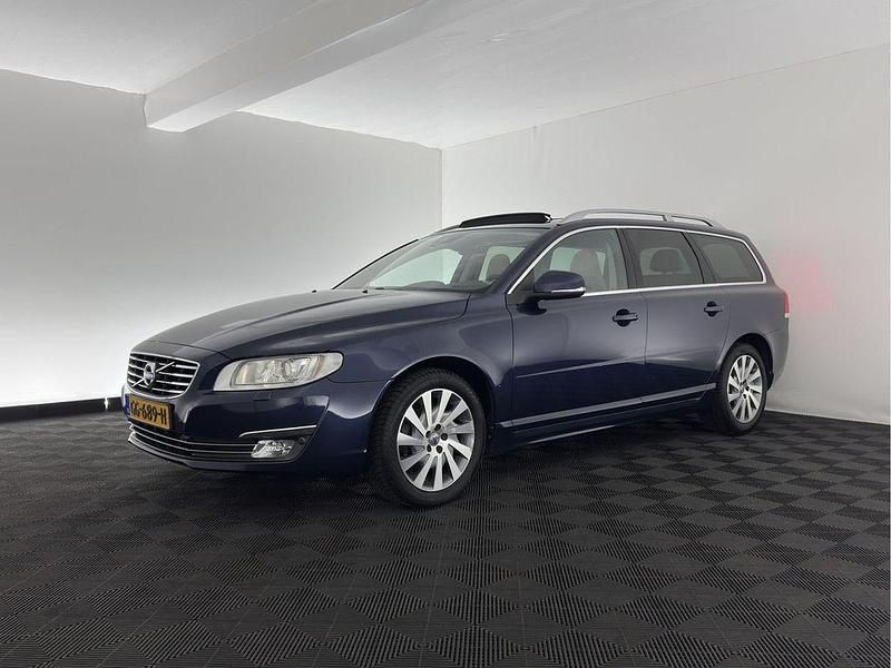 Gebraucht Volvo V70 Summum 181 PS (133 kW) 2015 Blau Kombi