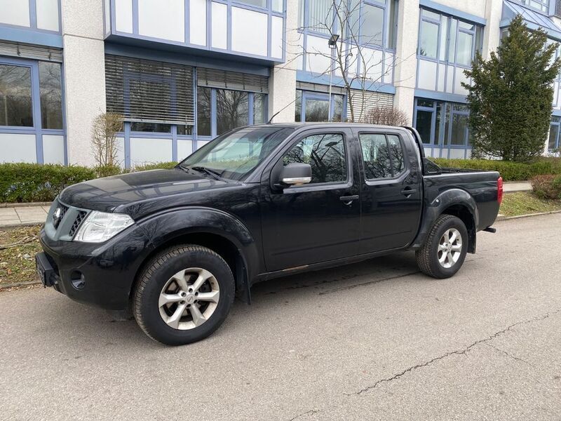 Gebraucht Nissan Navara 144 PS (105 kW) 2014 Schwarz Abholung