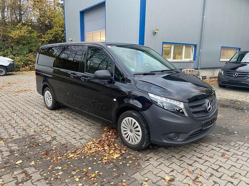 Gebraucht Mercedes Vito 163 PS (119 kW) 2024 Schwarz Van