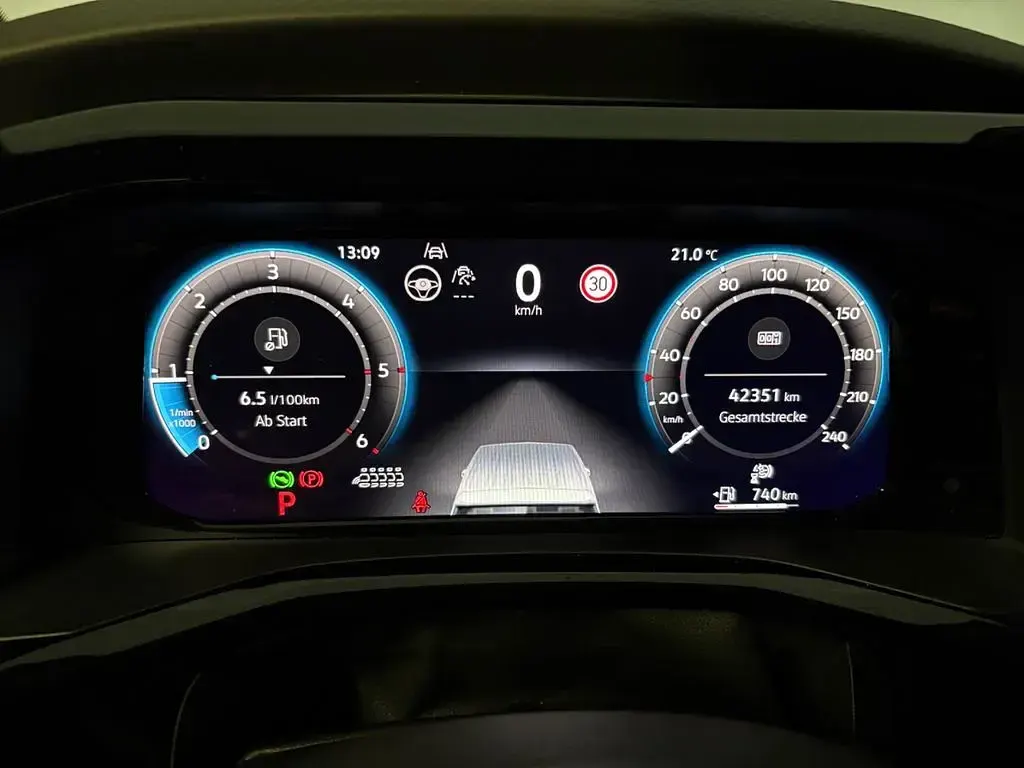 Gebraucht VW Multivan Goal 150 PS (110 kW) 2025 Rot Van / Kleinbus