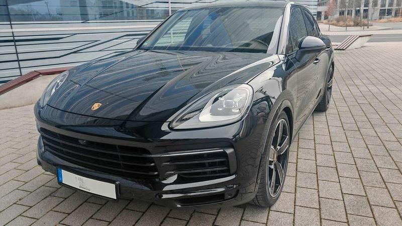 Gebraucht Porsche Cayenne S 441 PS (324 kW) 2021 Schwarz SUV
