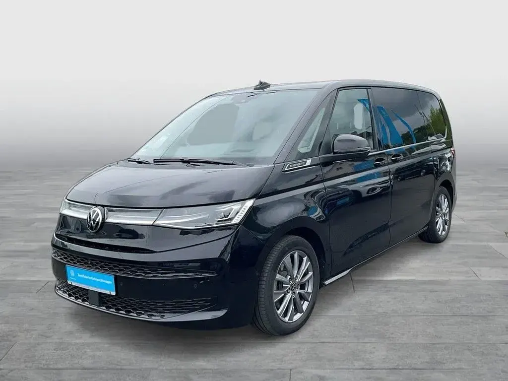 Gebraucht VW Multivan Energetic 150 PS (110 kW) 2023 Deep black perleffekt Van / Kleinbus
