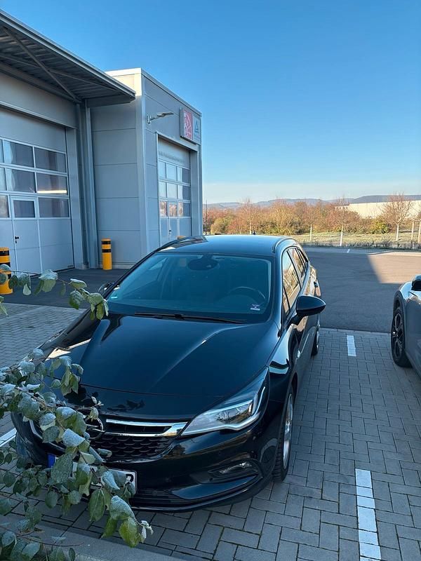 Schwarz Gebraucht 2016 Opel Astra Eco Kombi | 6.000 € (Superpreis) - Bild 1/4